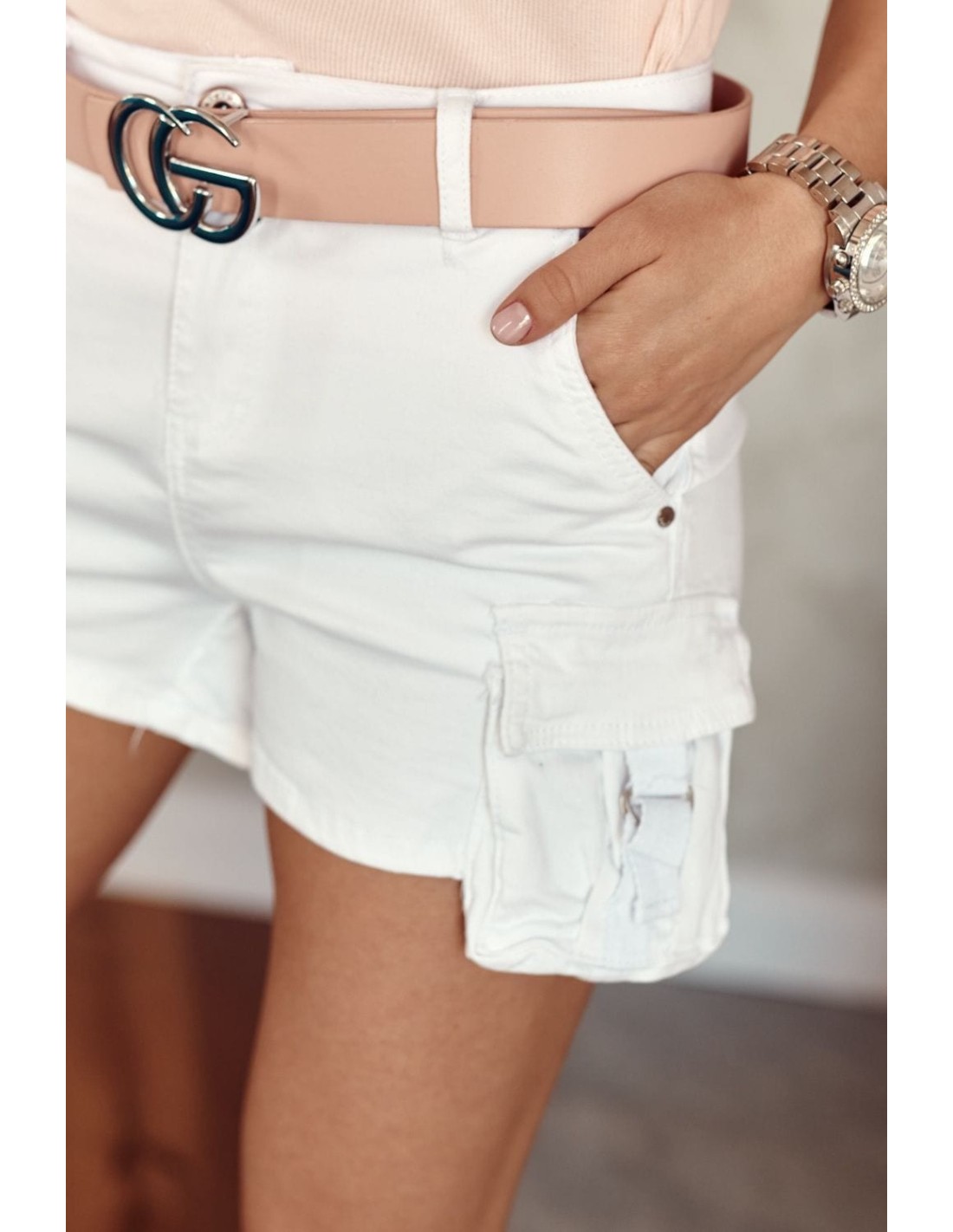 Women\'s shorts with pockets, white 629 - Online store - Boutique